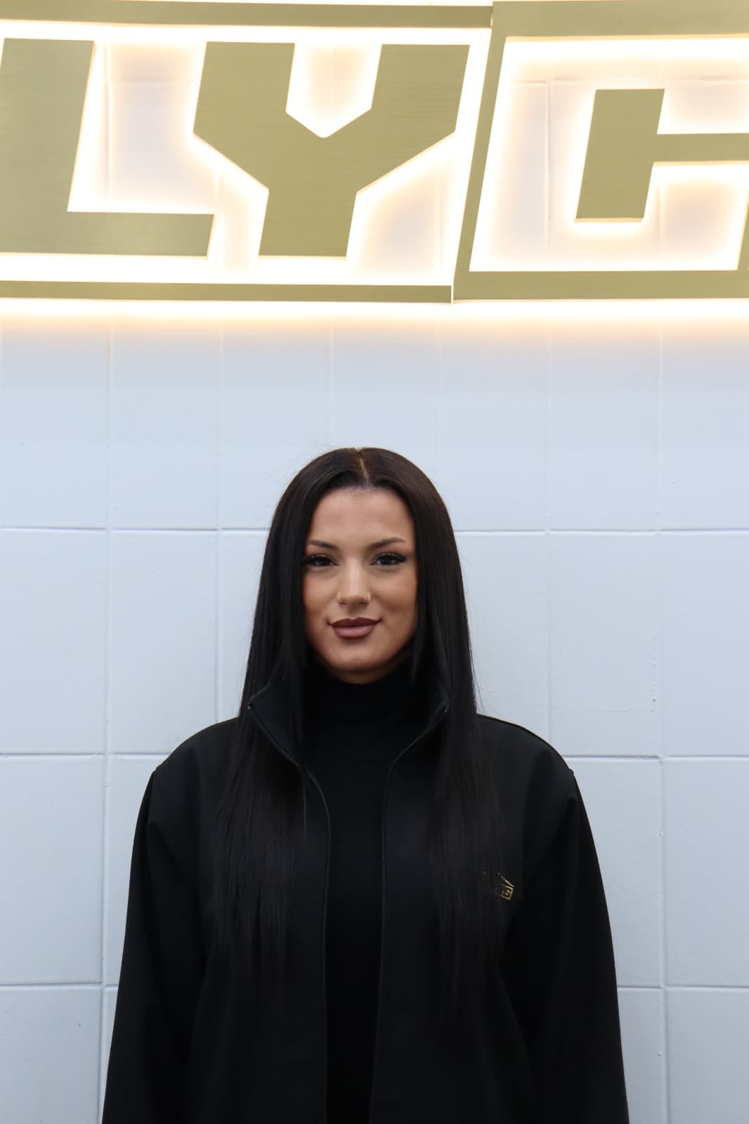 Djelza Bajrami — Content Creatorin